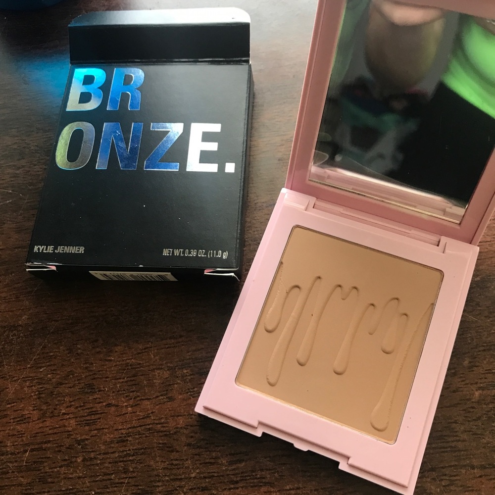 🛍 BNIB Bronze by Kylie In ‘Tequila Tan’🛍